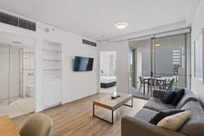 Lovely 2- Bedroom Rental Unit with Free Parking